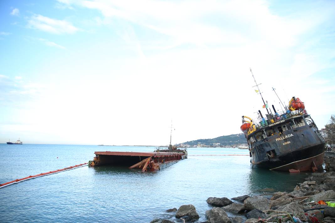 Zonguldak'ta batan geminin personelini arama çalışmaları sürüyor 9